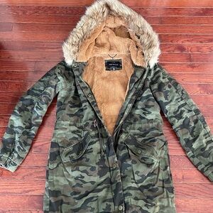 Lucky Brand coat jacket, furry inside camo outside, faux fur trim, small